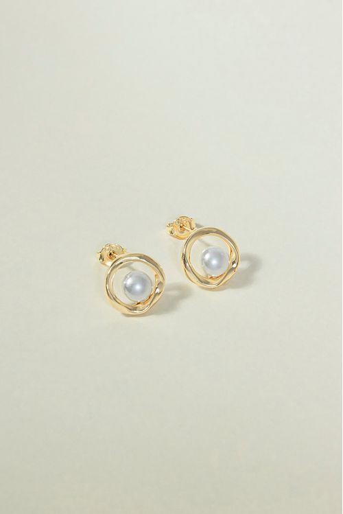 Brinco Pérola Com Detalhe Dourado
