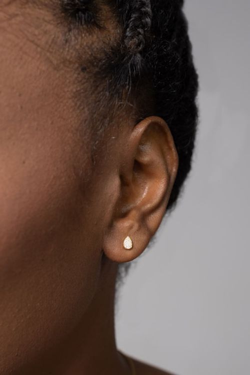 Brinco Pequeno Gota Cravejada