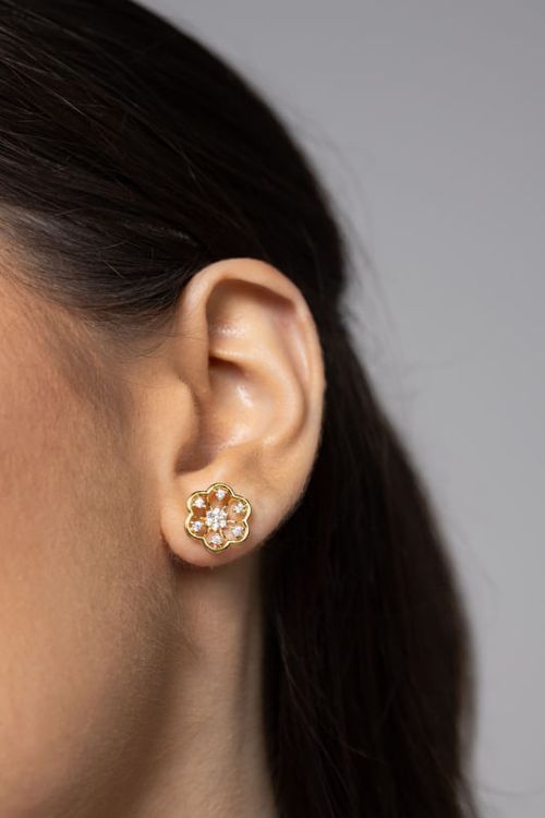 Brinco Flor Vazada Com Zircônias