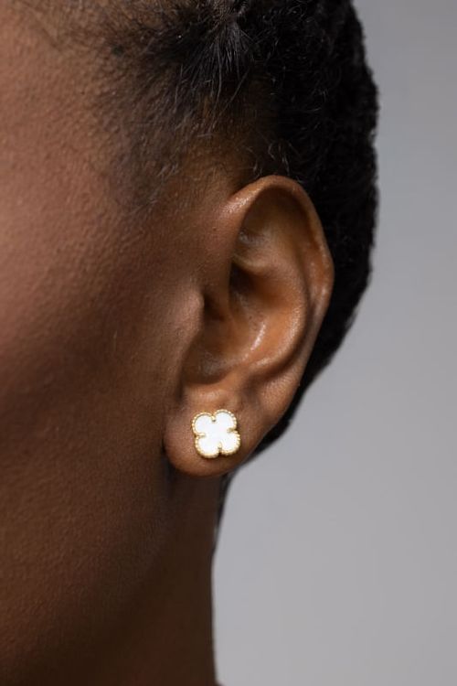 Brinco Trevo Madreperola