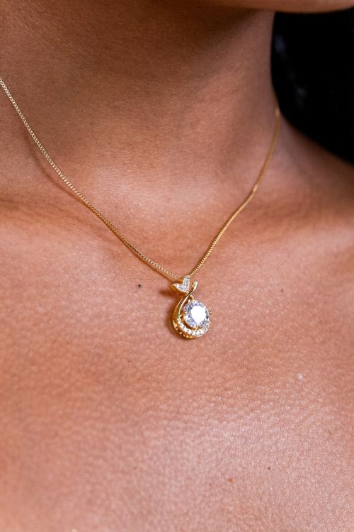 Colar Com Zircônia Redonda E Detalhes Cravejados