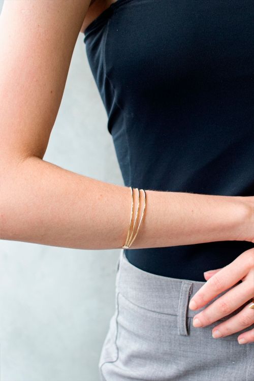 Bracelete Rígido Três Linhas