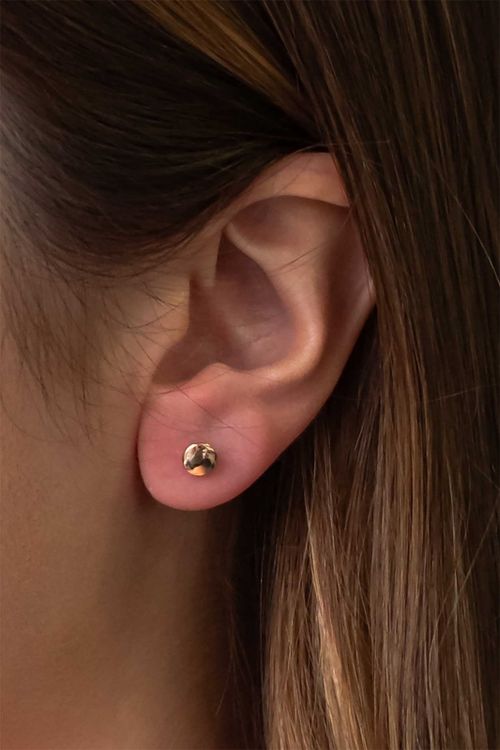 Brinco Meia Esfera Lisa