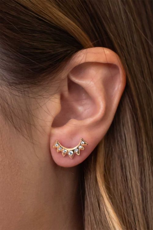 Brinco Meio Sol Com Detalhes Em Cristal