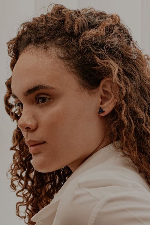 Brinco Triângulo Azul Ródio Negro