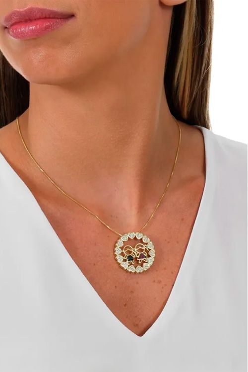 Colar Com Casal De Filhos Comdetalhe Cravejado