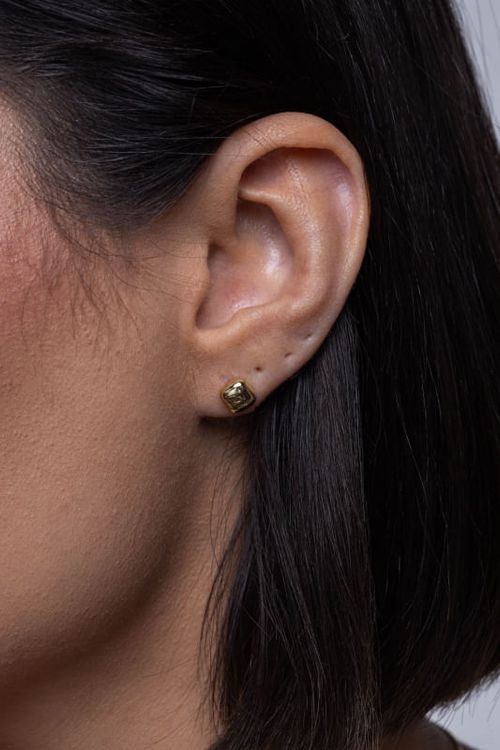 Brinco Pequeno Quadrado