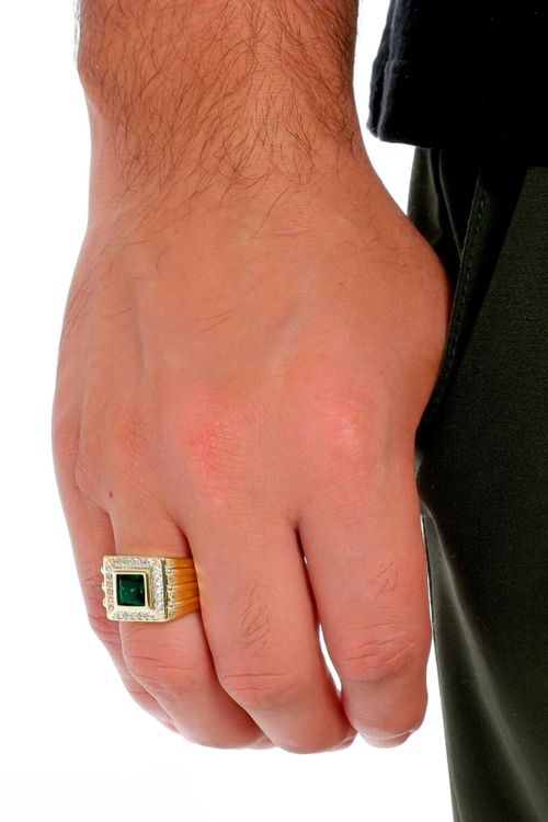 Anel Cravejado Verde Com Zircônias