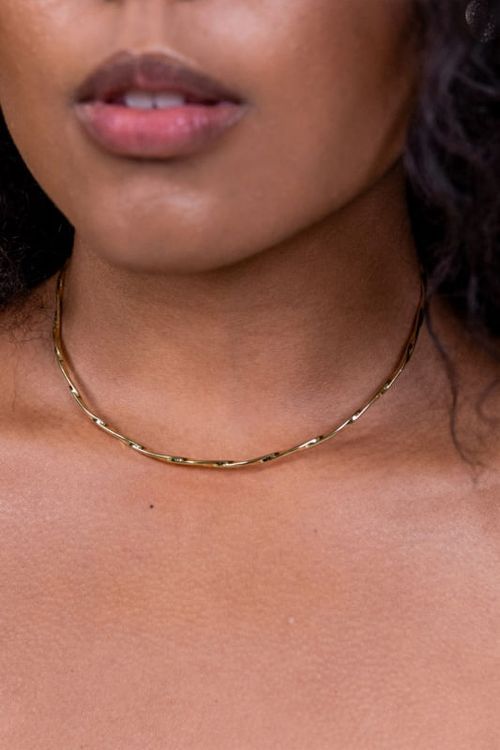 Choker Rígida Torcida