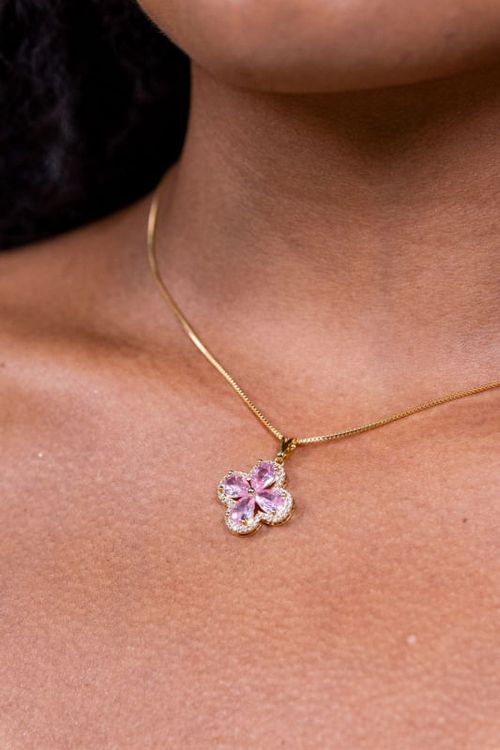 Colar Flor Com Pedras Rosa E Cravejado