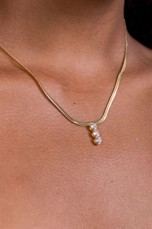 Colar Fita Com Três Corações Em Zircônias