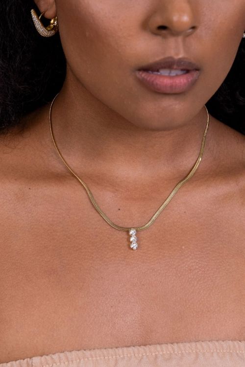 Colar Fita Com Três Corações Em Zircônias