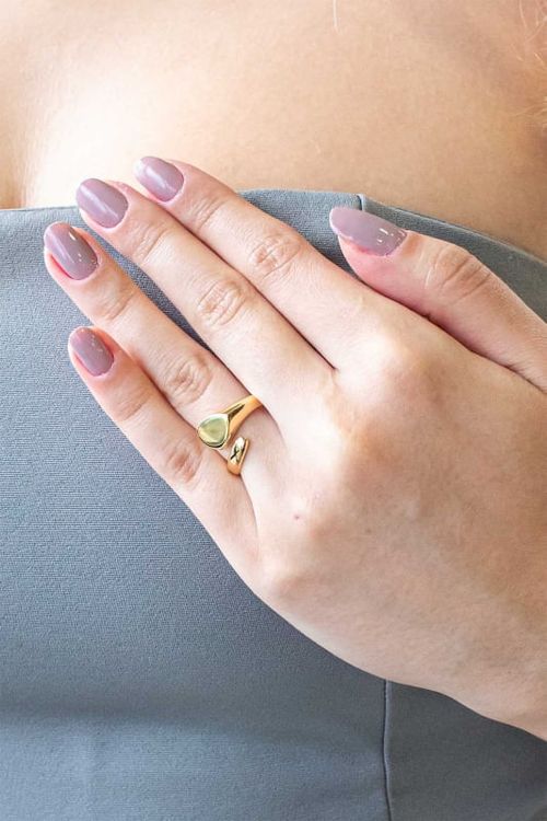 Anel Ajustável Liso Detalhe Orgânico