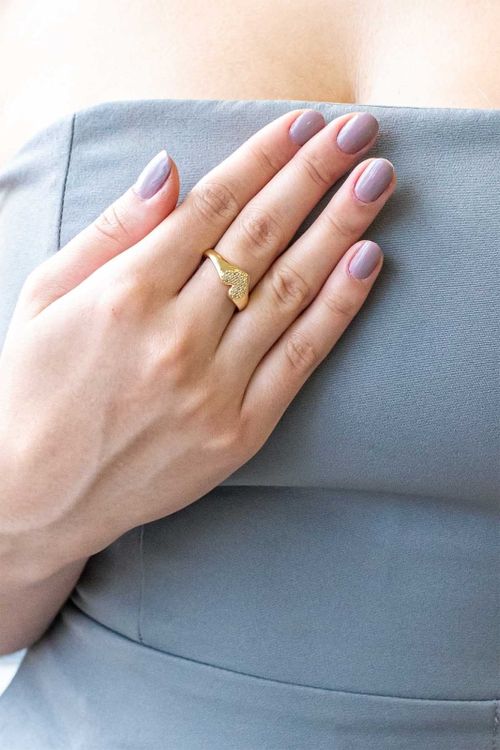 Anel Liso com Coração Cravejado em Micro Zircônias