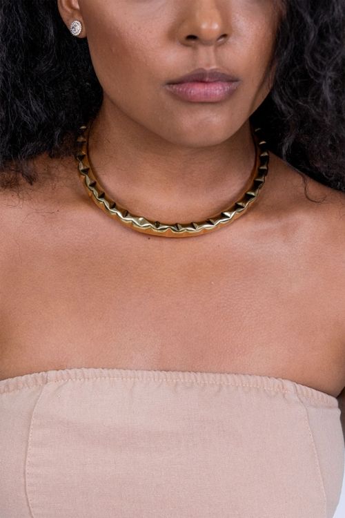 Choker Rígida Fosca Amassado