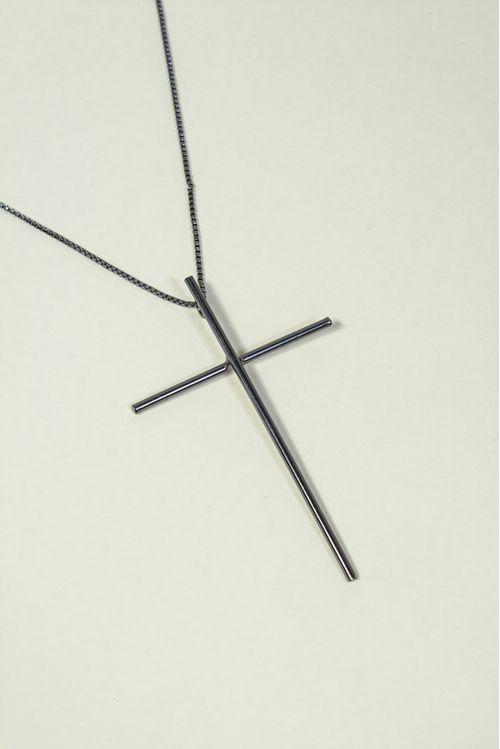 Colar Longo Crucifixo Ródio Negro