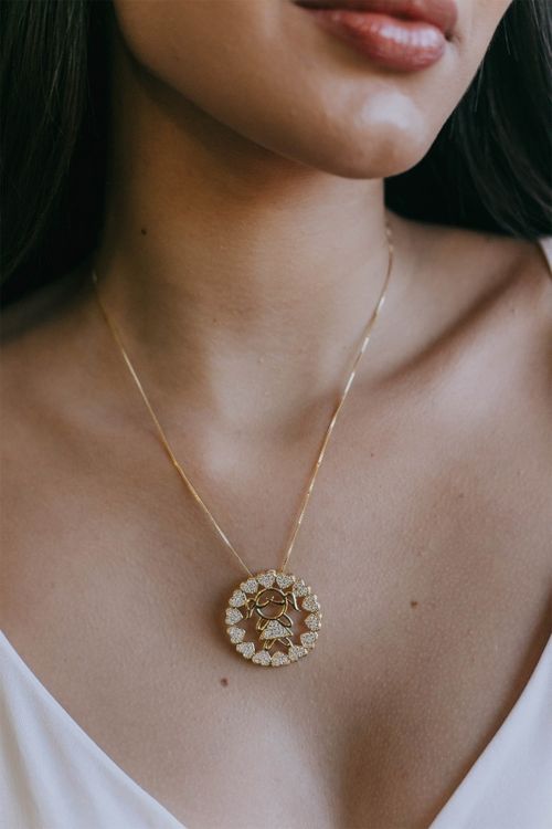 Colar Mandala Filha Corações Cravejado Zircônias