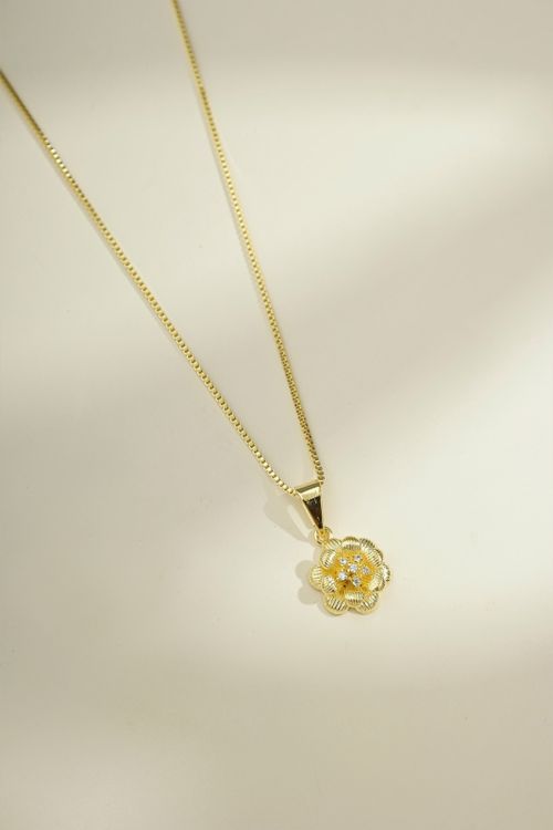 Colar Flor Texturizada Com Micro Zircônias