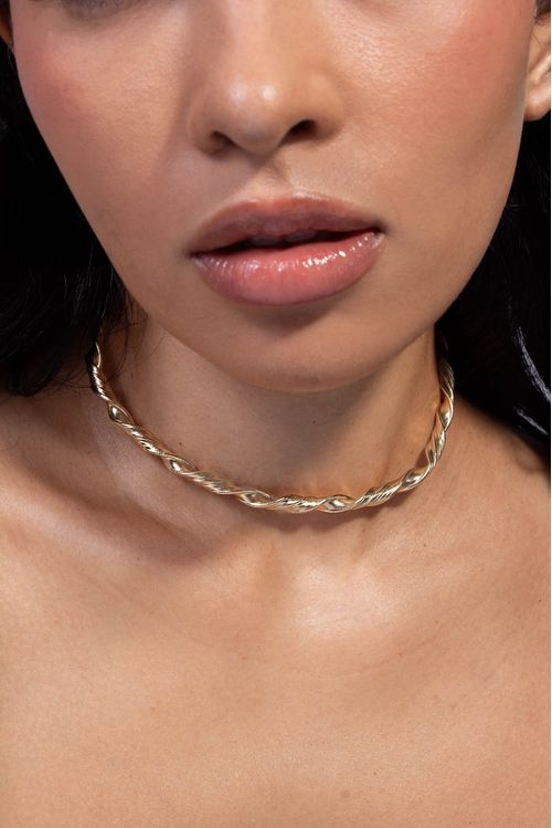 Choker Rígida Trançada